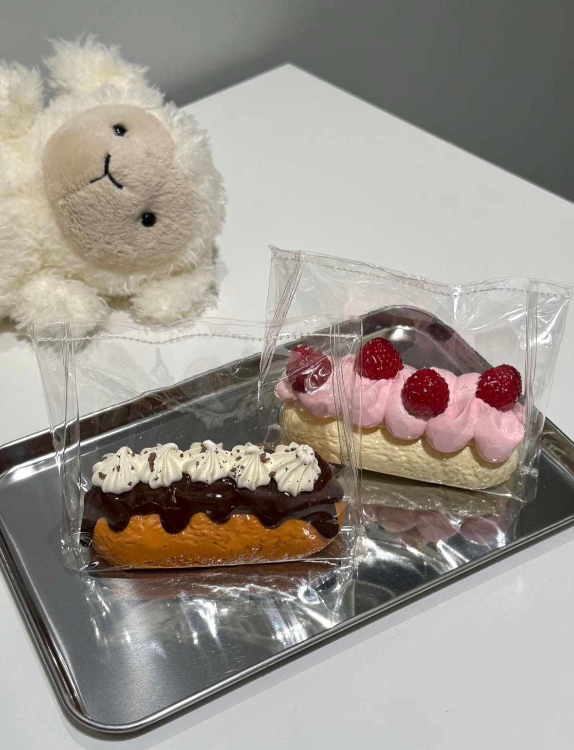 Éclair Taba Squishy Toy - Find Your Love