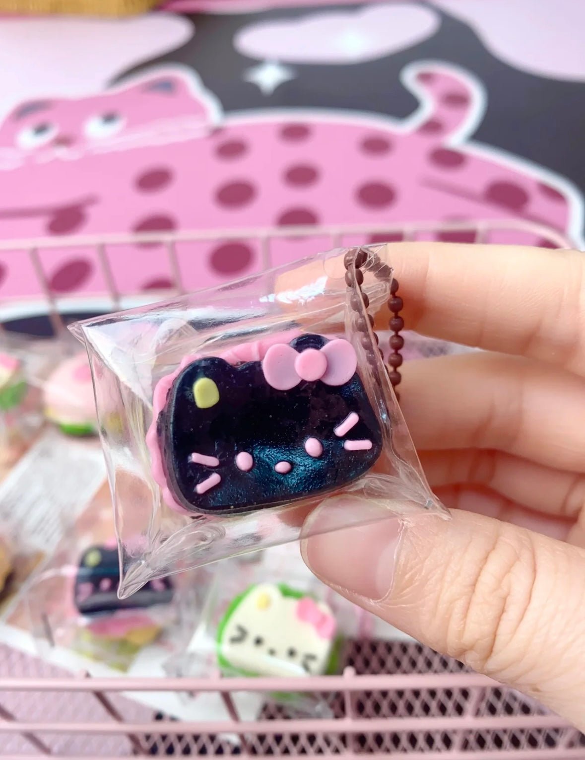 Hello Kitty Burger Taba Squishy Toy - Find Your Love