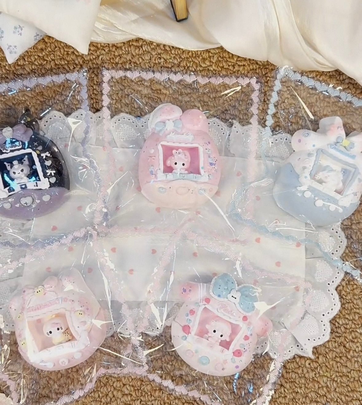 Sanrio Cartoon Tamagotchi Taba Squishy Toy - Find Your Love Squishy